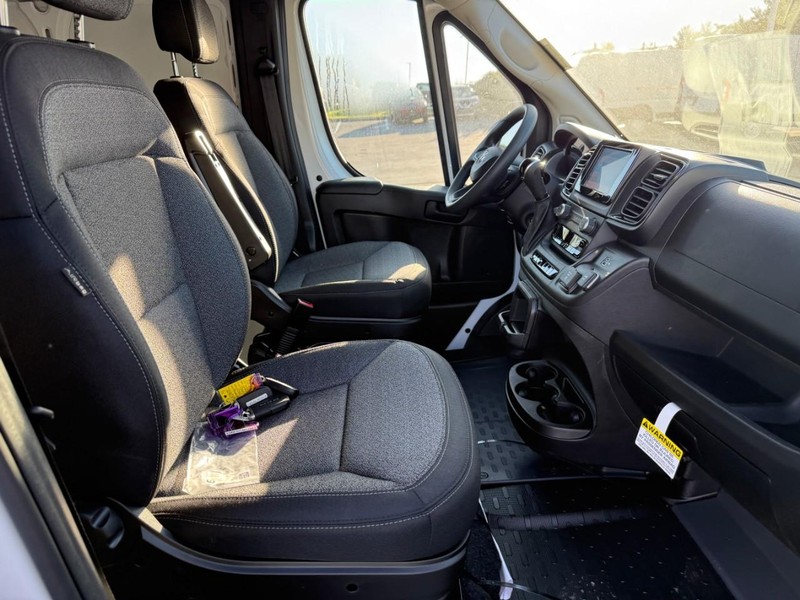 Ram ProMaster Cargo Van Vehicle Image 08