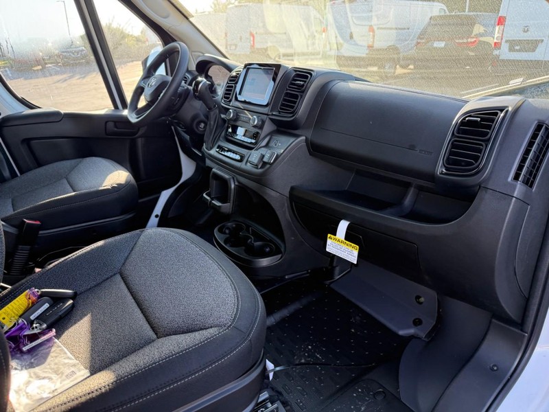Ram ProMaster Cargo Van Vehicle Image 09