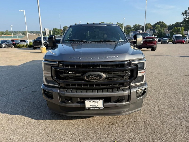 Ford Super Duty F-350 SRW Vehicle Full-screen Gallery Image 9