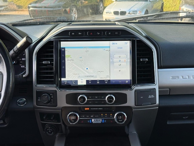 Ford Super Duty F-350 SRW Vehicle Full-screen Gallery Image 13