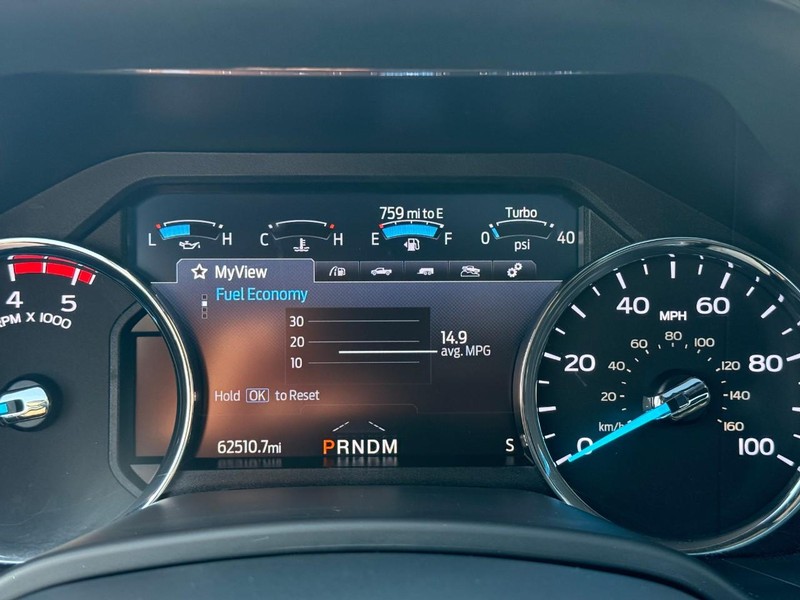 Ford Super Duty F-350 SRW Vehicle Full-screen Gallery Image 21