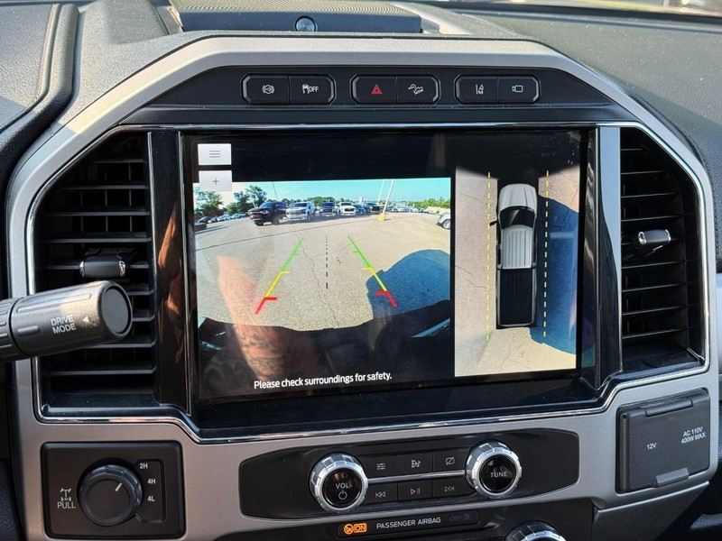 Ford Super Duty F-350 SRW Vehicle Full-screen Gallery Image 23