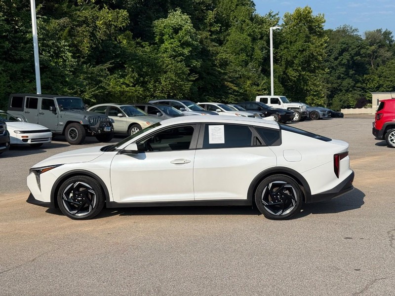 Kia K4 Vehicle Image 03