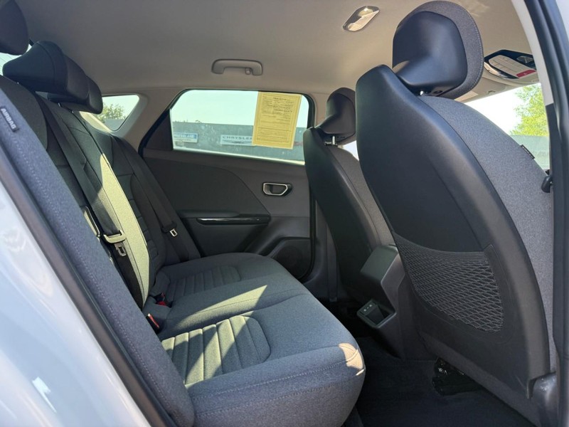 Kia K4 Vehicle Image 13