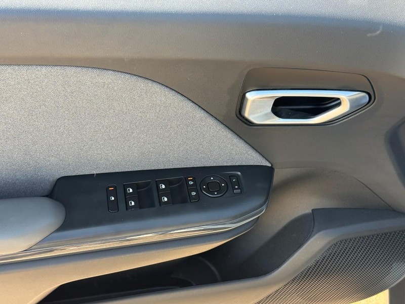 Kia K4 Vehicle Image 18