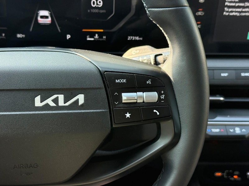 Kia K4 Vehicle Image 22