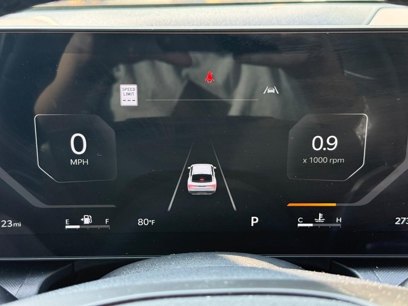 Kia K4 Vehicle Image 23