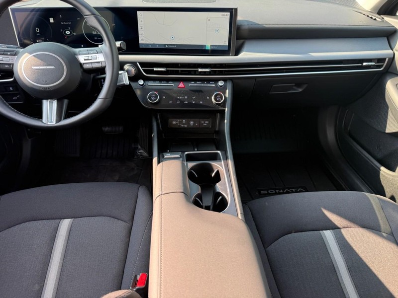 Hyundai Sonata Vehicle Image 14