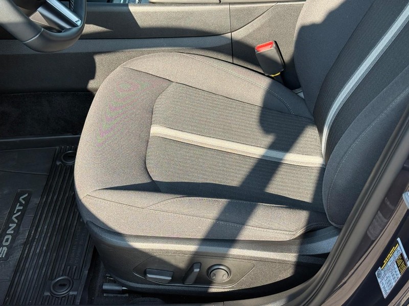 Hyundai Sonata Vehicle Image 20