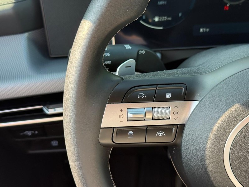 Hyundai Sonata Vehicle Image 22