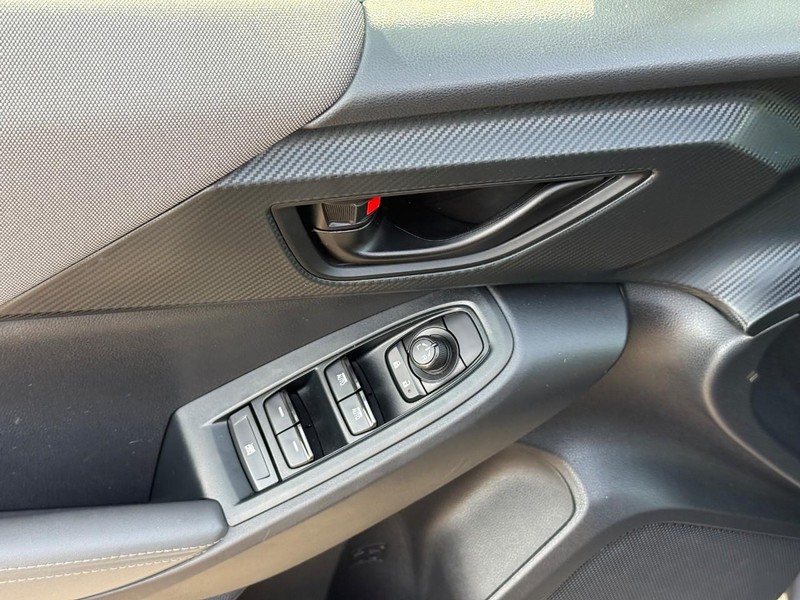 Subaru Crosstrek Vehicle Image 19