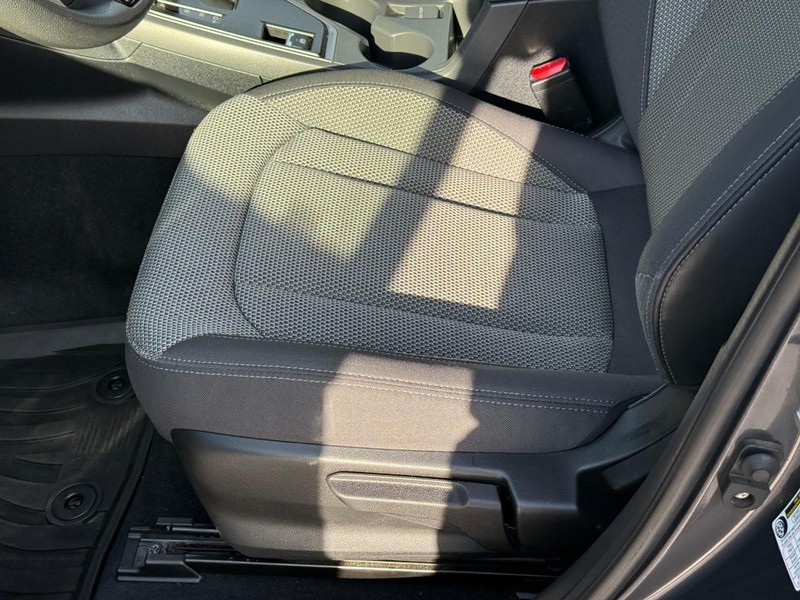 Subaru Crosstrek Vehicle Image 21
