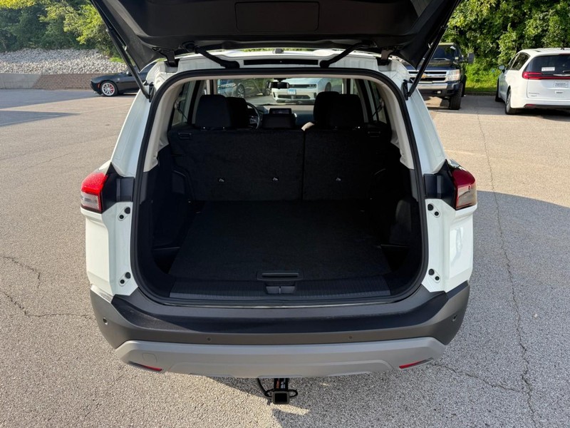 Nissan Rogue Vehicle Image 07