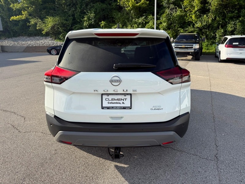 Nissan Rogue Vehicle Image 08