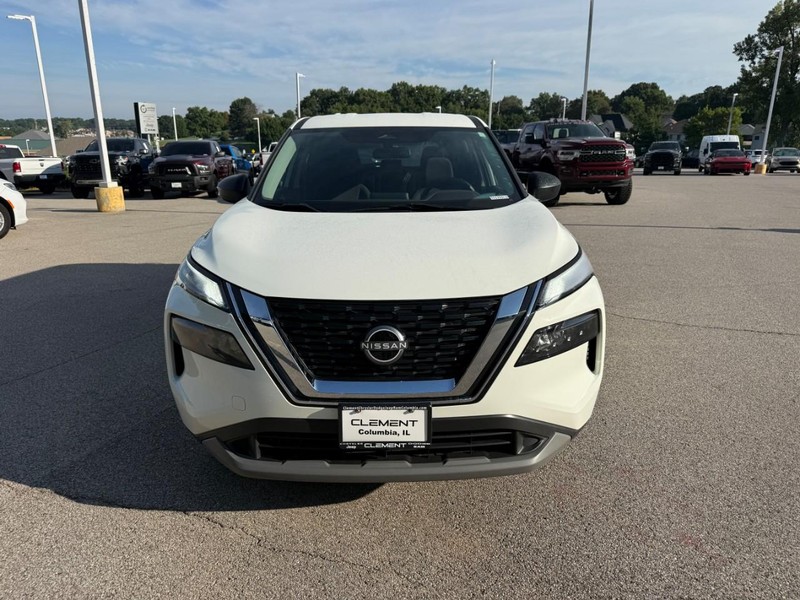 Nissan Rogue Vehicle Image 12