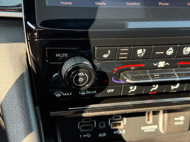Jeep Grand Cherokee 4xe Vehicle Image 27