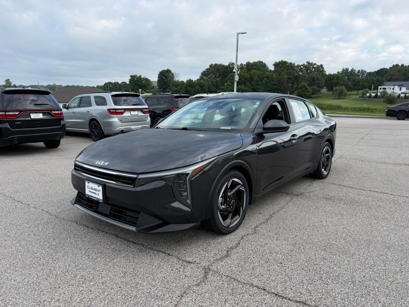 Kia K4 Vehicle Image 09