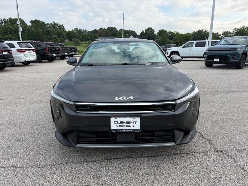 Kia K4 Vehicle Image 11