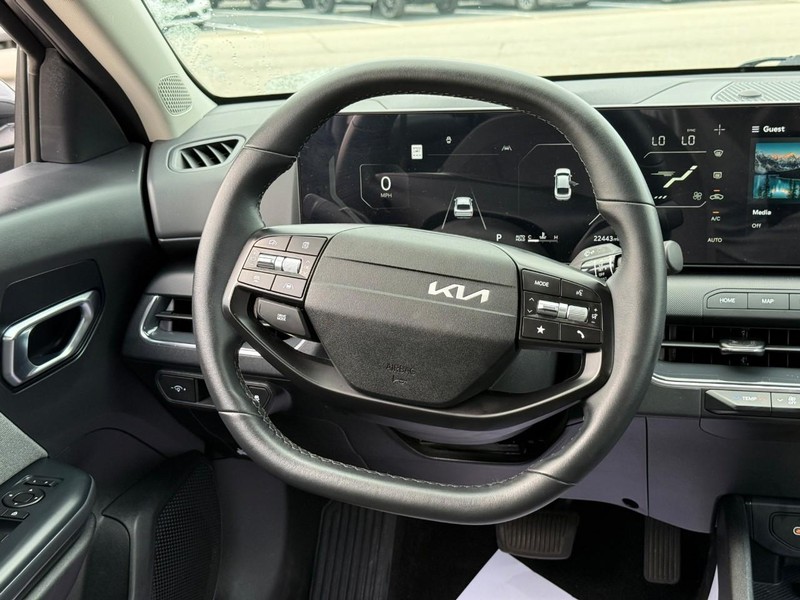 Kia K4 Vehicle Image 14