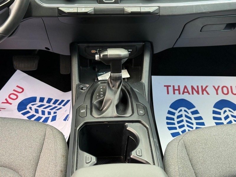 Kia K4 Vehicle Image 17