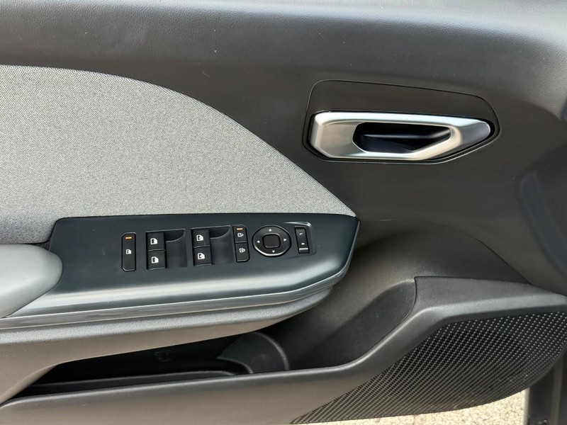 Kia K4 Vehicle Image 18