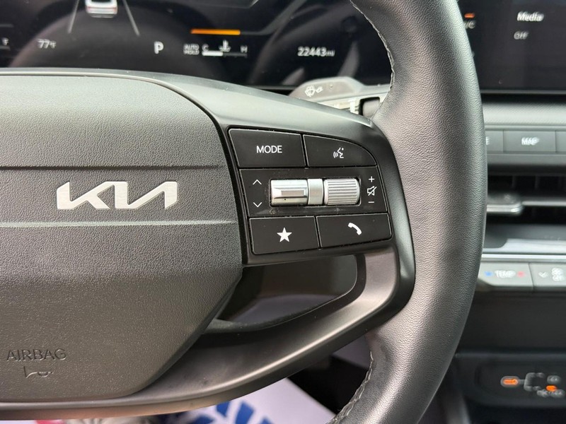 Kia K4 Vehicle Image 23