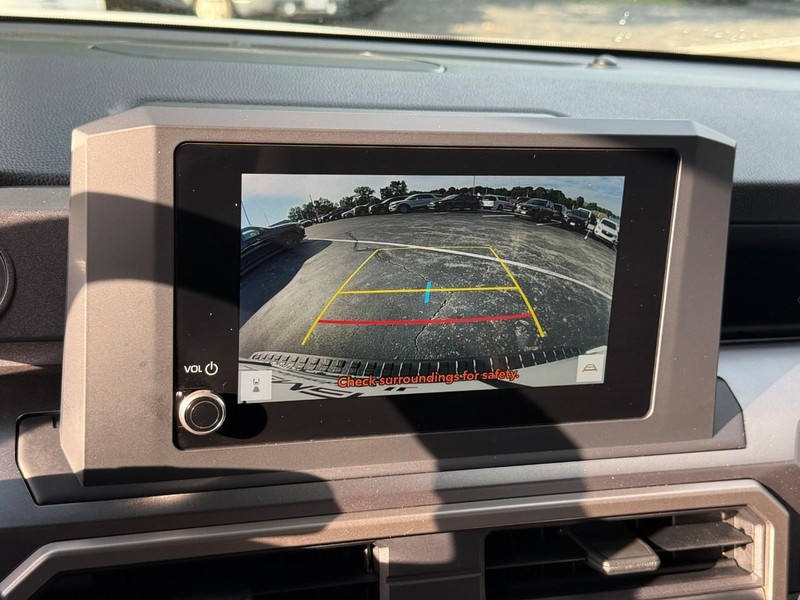 Toyota 4Runner Vehicle Full-screen Gallery Image 23