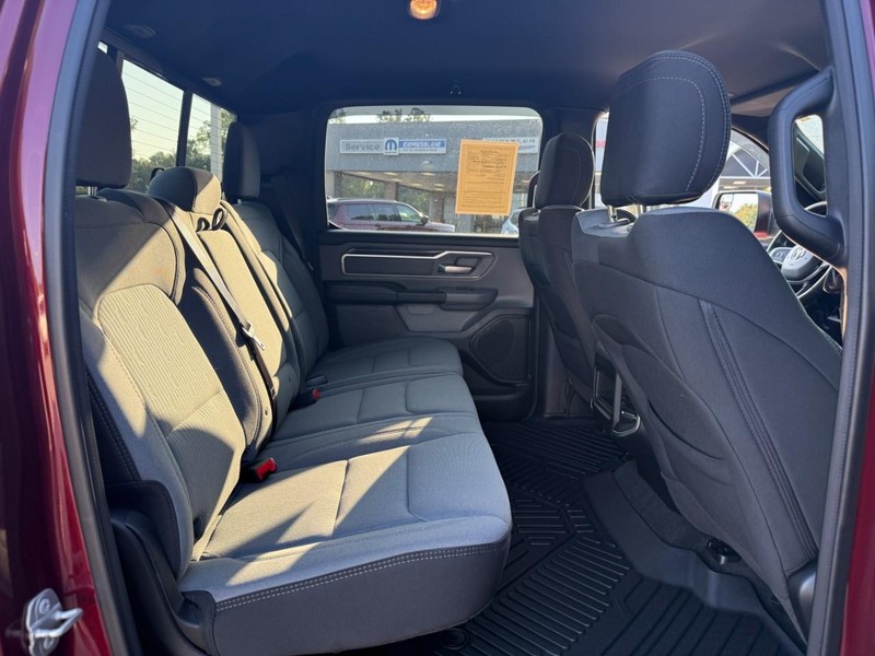 Ram 1500 Vehicle Full-screen Gallery Image 10