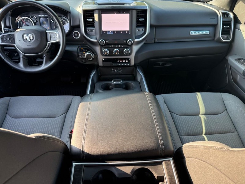 Ram 1500 Vehicle Full-screen Gallery Image 11
