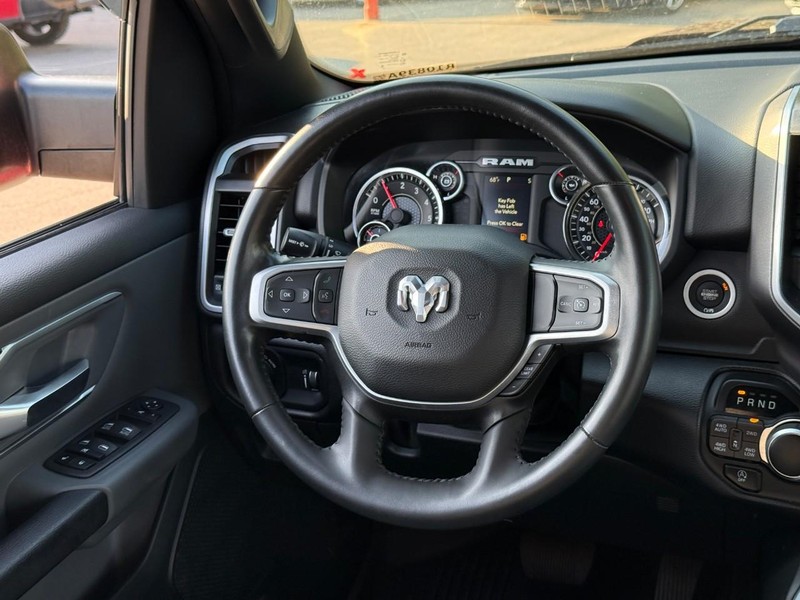 Ram 1500 Vehicle Full-screen Gallery Image 12