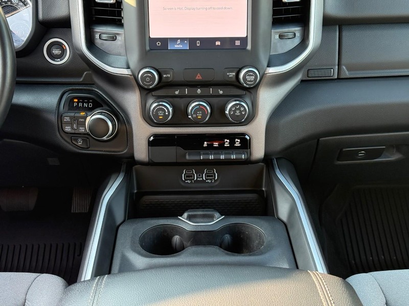 Ram 1500 Vehicle Full-screen Gallery Image 14