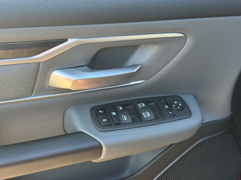 Ram 1500 Vehicle Full-screen Gallery Image 15