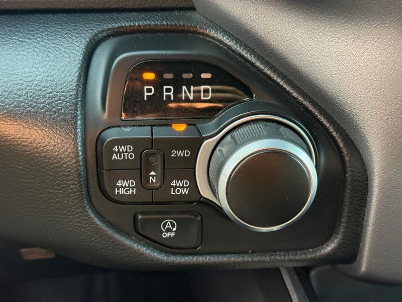 Ram 1500 Vehicle Full-screen Gallery Image 21