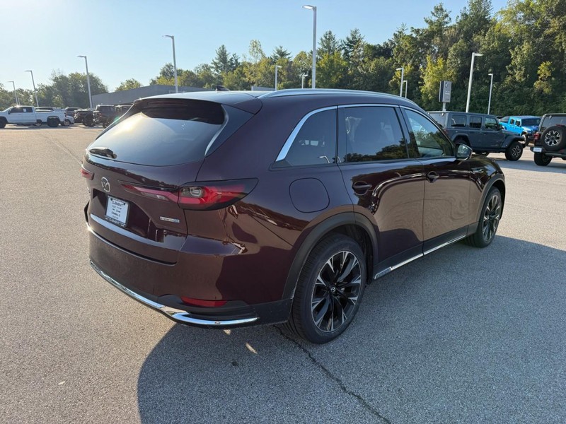 Mazda CX-90 PHEV Vehicle Image 11