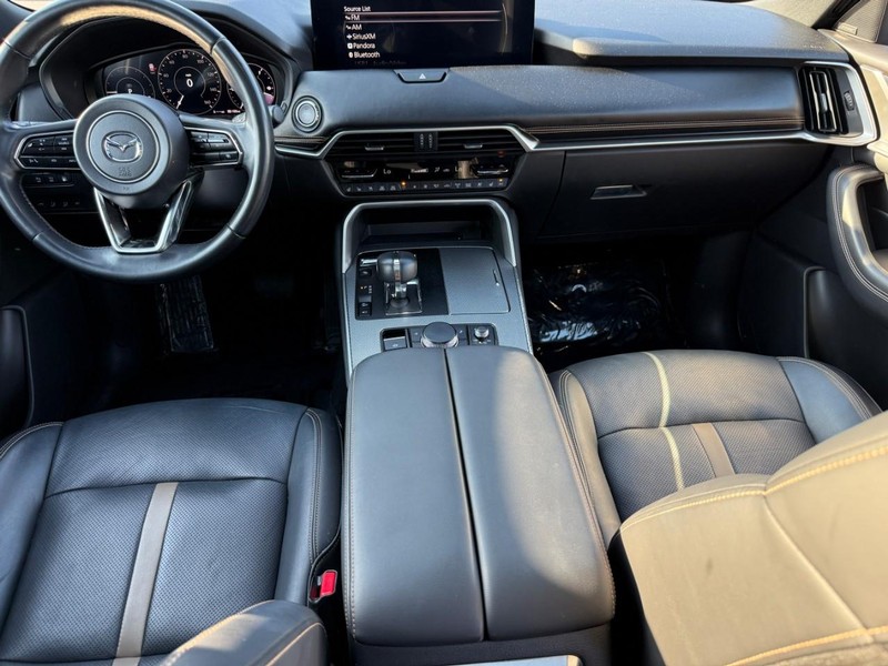 Mazda CX-90 PHEV Vehicle Image 16