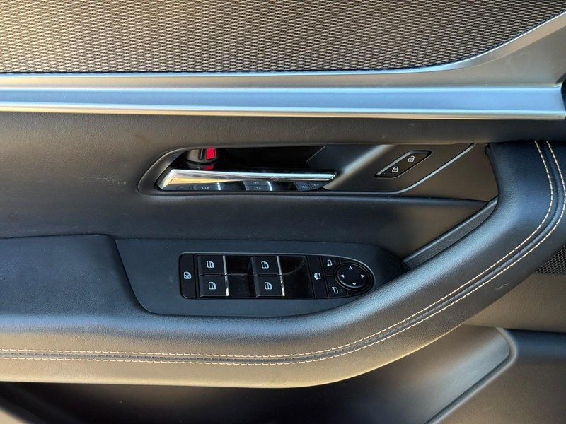 Mazda CX-90 PHEV Vehicle Image 20