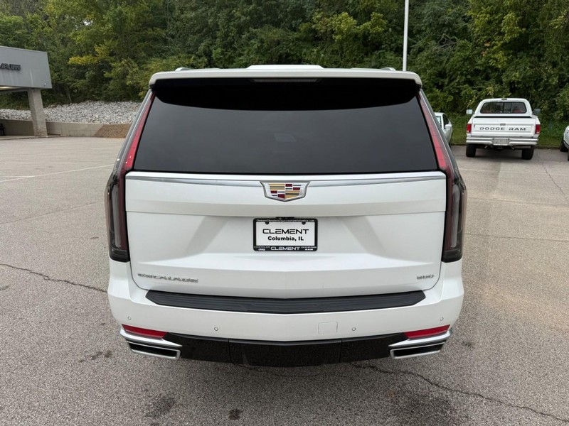Cadillac Escalade Vehicle Image 05