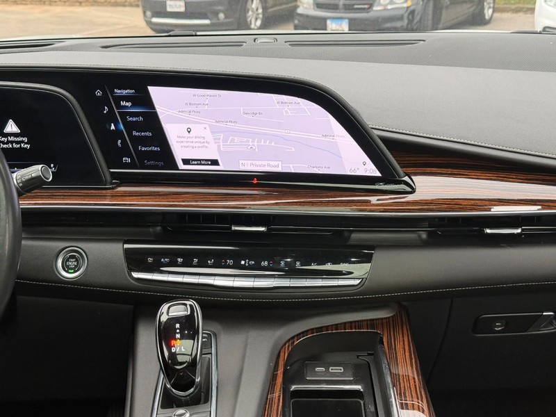Cadillac Escalade Vehicle Image 15