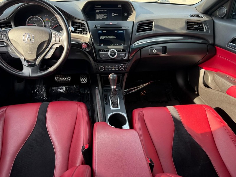 Acura ILX Vehicle Image 13