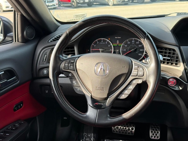Acura ILX Vehicle Image 14