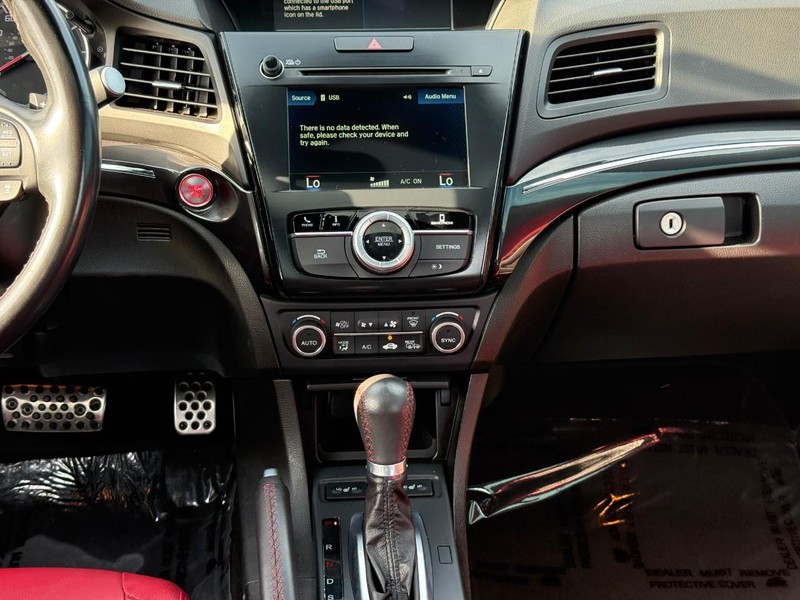 Acura ILX Vehicle Image 16