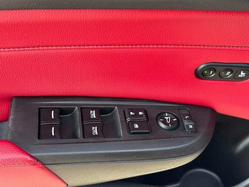 Acura ILX Vehicle Image 19
