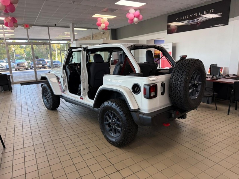 Jeep Wrangler Vehicle Image 05