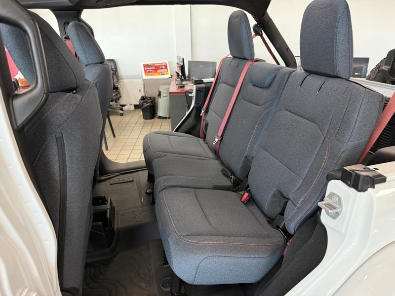 Jeep Wrangler Vehicle Image 08