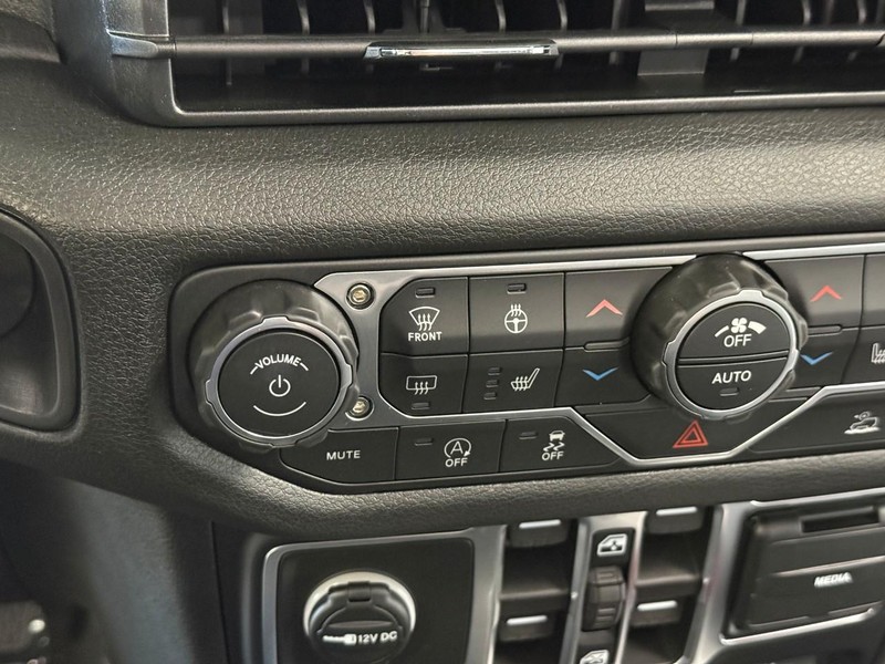 Jeep Wrangler Vehicle Image 13