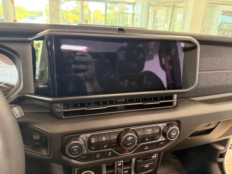 Jeep Wrangler Vehicle Image 14