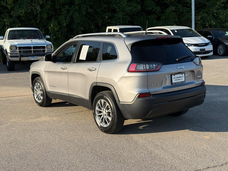 Jeep Cherokee Vehicle Full-screen Gallery Image 2
