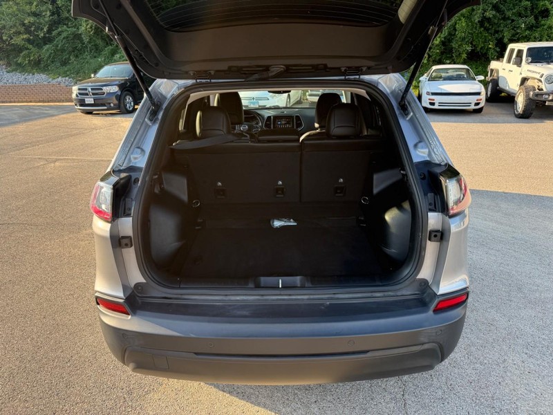 Jeep Cherokee Vehicle Full-screen Gallery Image 4