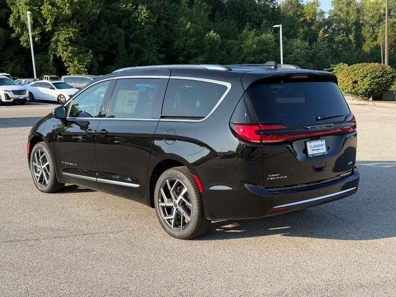 2027 Chrysler Pacifica Pinnacle - Photo 3