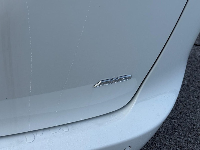 Chrysler Pacifica Vehicle Full-screen Gallery Image 5